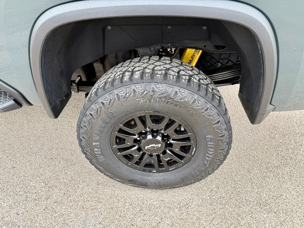 2026 Chevrolet Silverado 2500 HD ZR2 - Photo 10