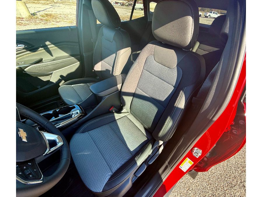 2026 Chevrolet Trax LT - Photo 10