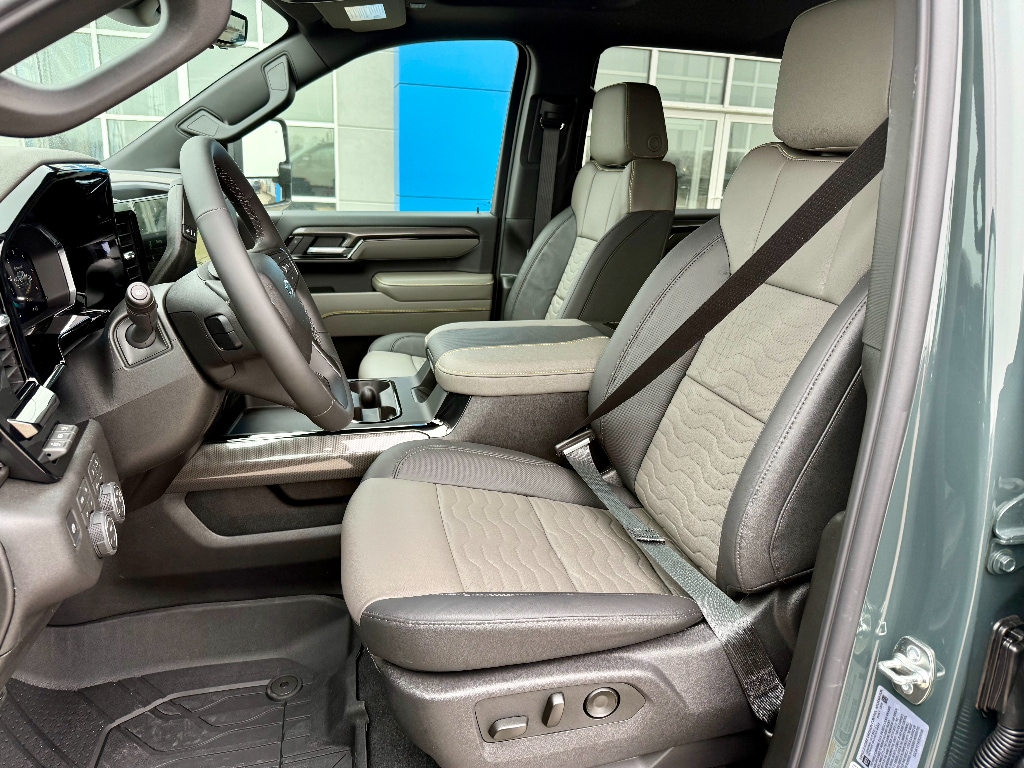 2026 Chevrolet Silverado 2500 HD ZR2 - Photo 14
