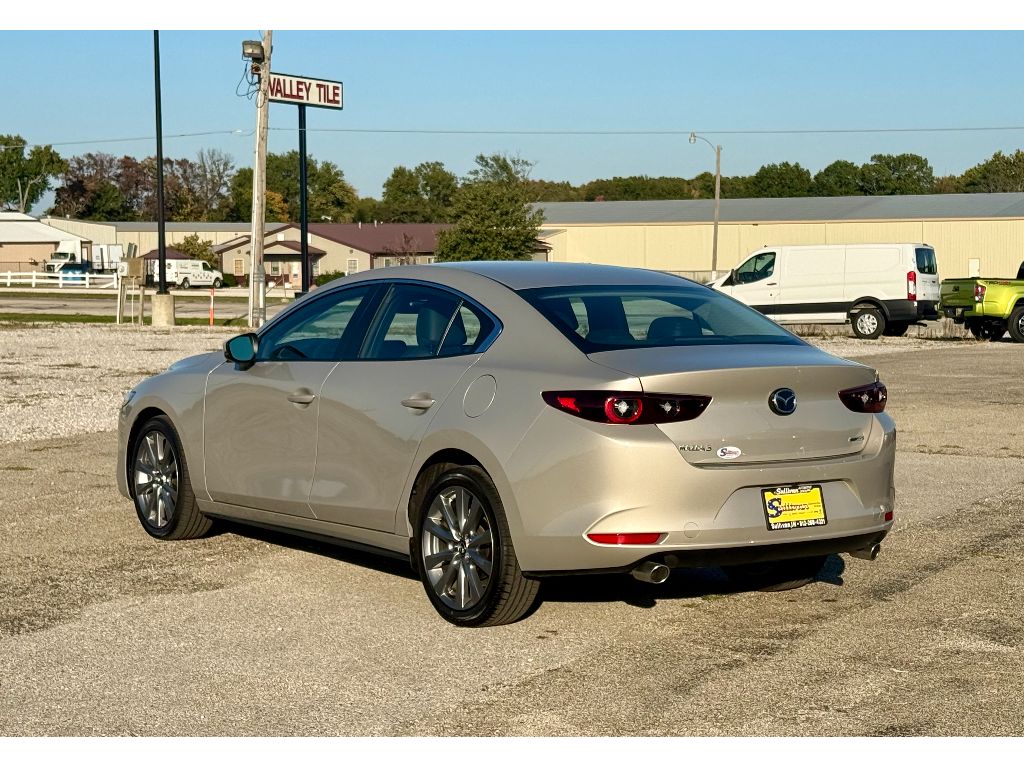 2025 Mazda Mazda3 2.5 s Preferred photo 2