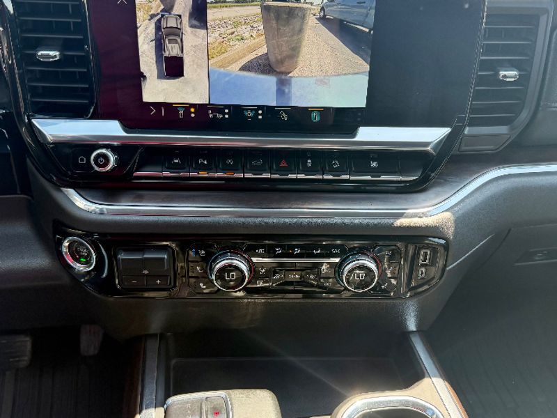 2023 GMC Sierra 1500 SLT - Photo 19