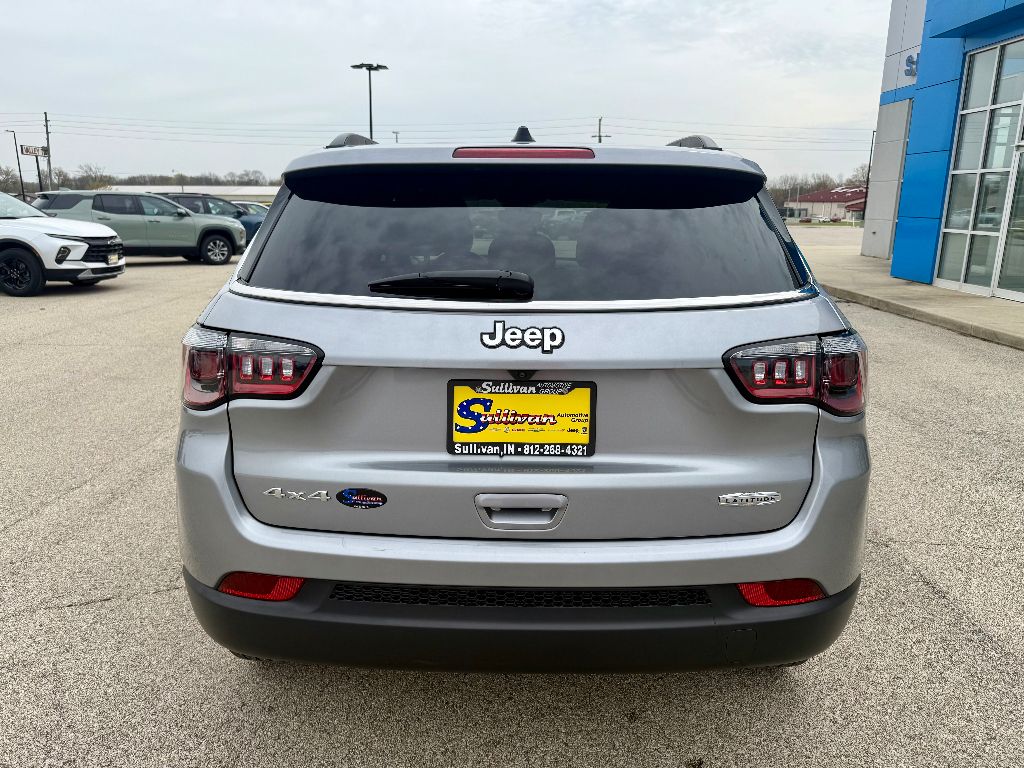 2024 Jeep Compass Latitude photo 3