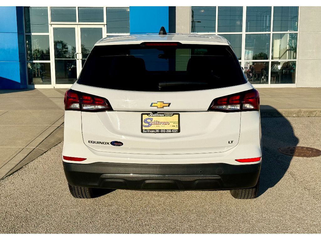 2024 Chevrolet Equinox LT photo 2