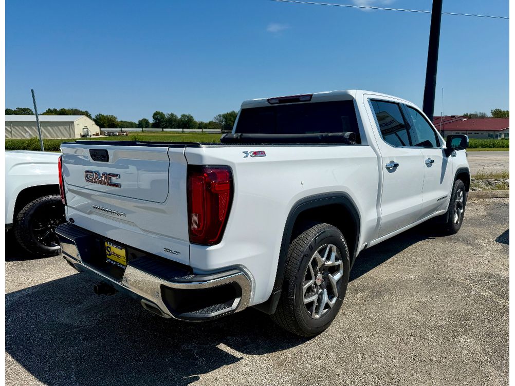 2023 GMC Sierra 1500 SLT - Photo 7