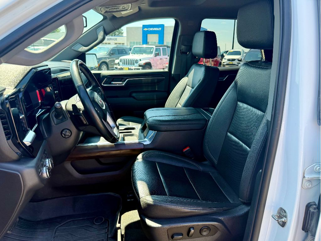 2023 GMC Sierra 1500 SLT - Photo 11