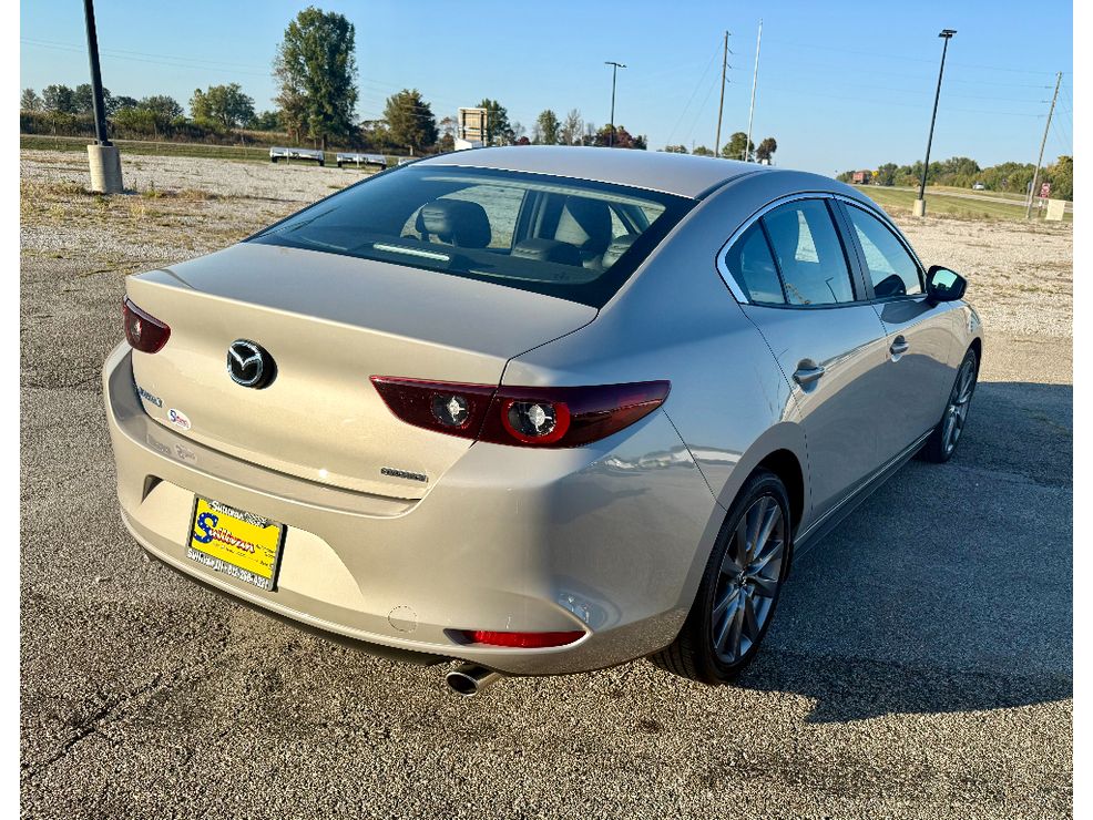 2025 Mazda Mazda3 2.5 s Preferred photo 4
