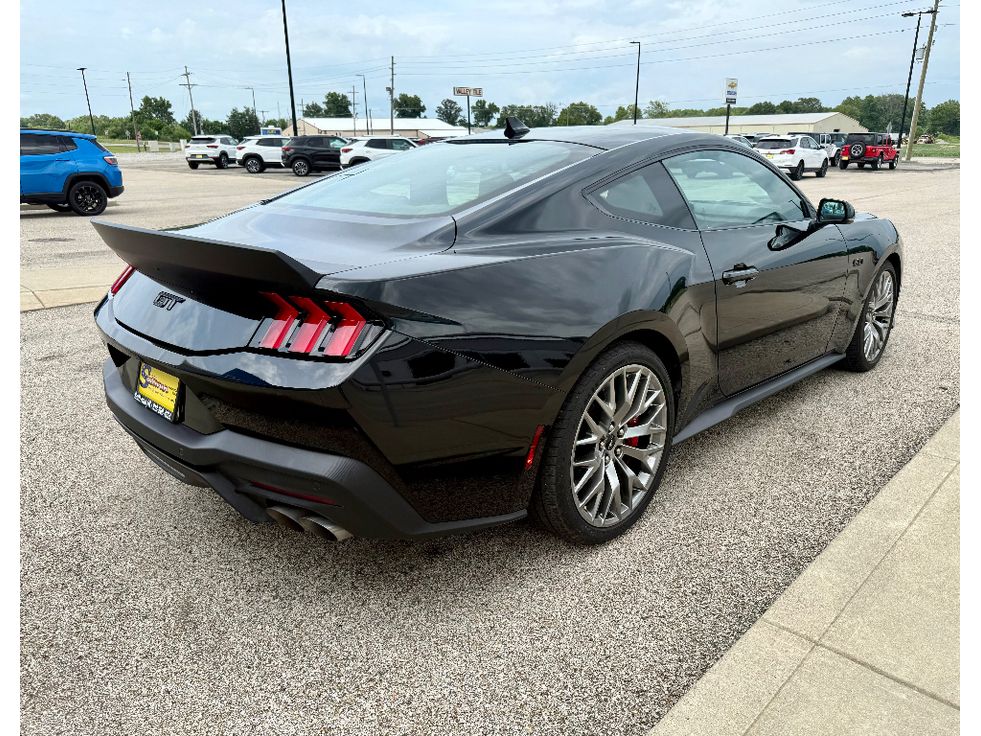 2024 Ford Mustang GT Premium photo 4