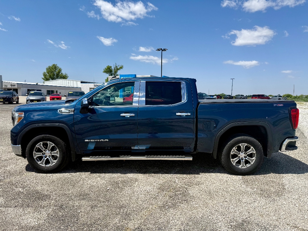 2021 GMC Sierra 4WD Crew Cab Short Box SLE's photo