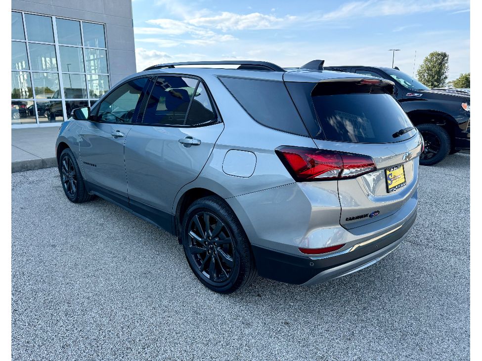 2023 Chevrolet Equinox RS photo 2