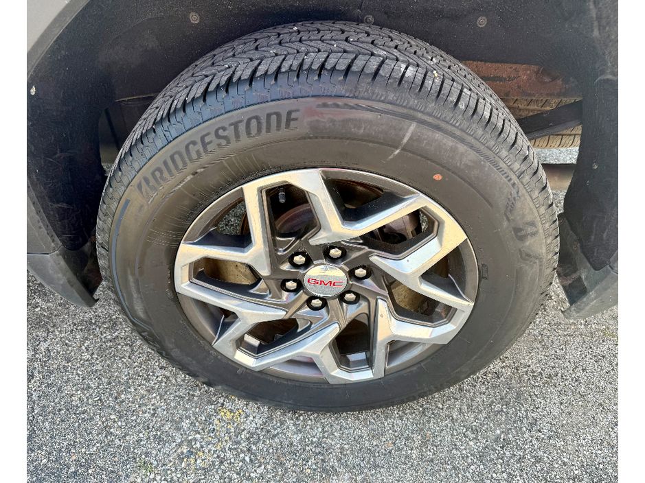 2023 GMC Sierra 1500 SLT - Photo 9