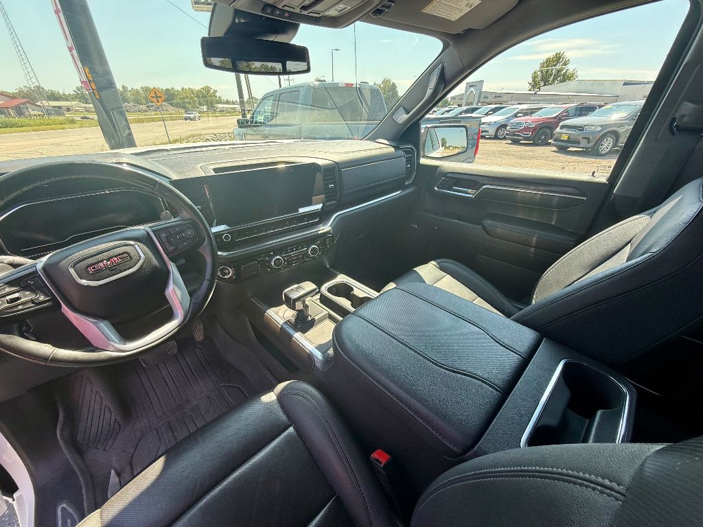 2023 GMC Sierra 1500 SLT - Photo 13