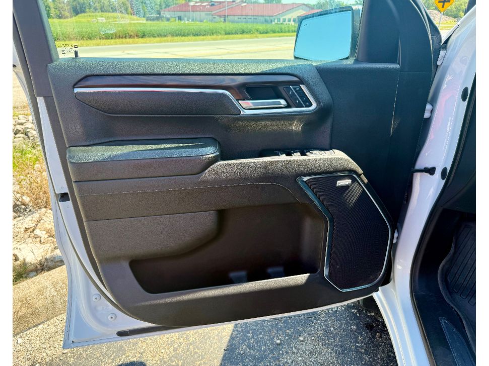2023 GMC Sierra 1500 SLT - Photo 10
