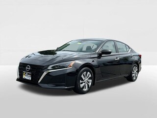 Used 2024 Nissan Altima 2.5 S Sedan Sedan in Torrington