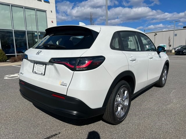 2026 Honda HR-V LX photo 3