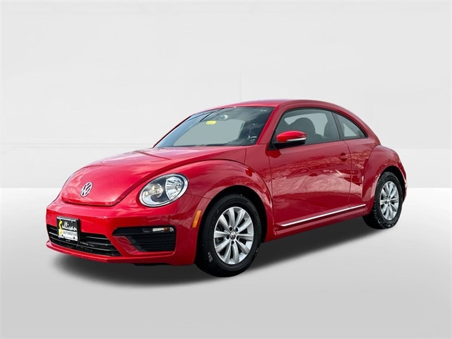 2019 Volkswagen Beetle S's photo