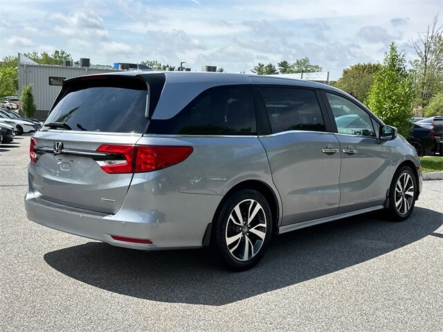 2023 Honda Odyssey Touring photo 4