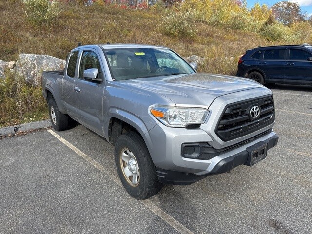 2017 Toyota Tacoma SR photo 3