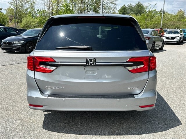2023 Honda Odyssey Touring photo 3