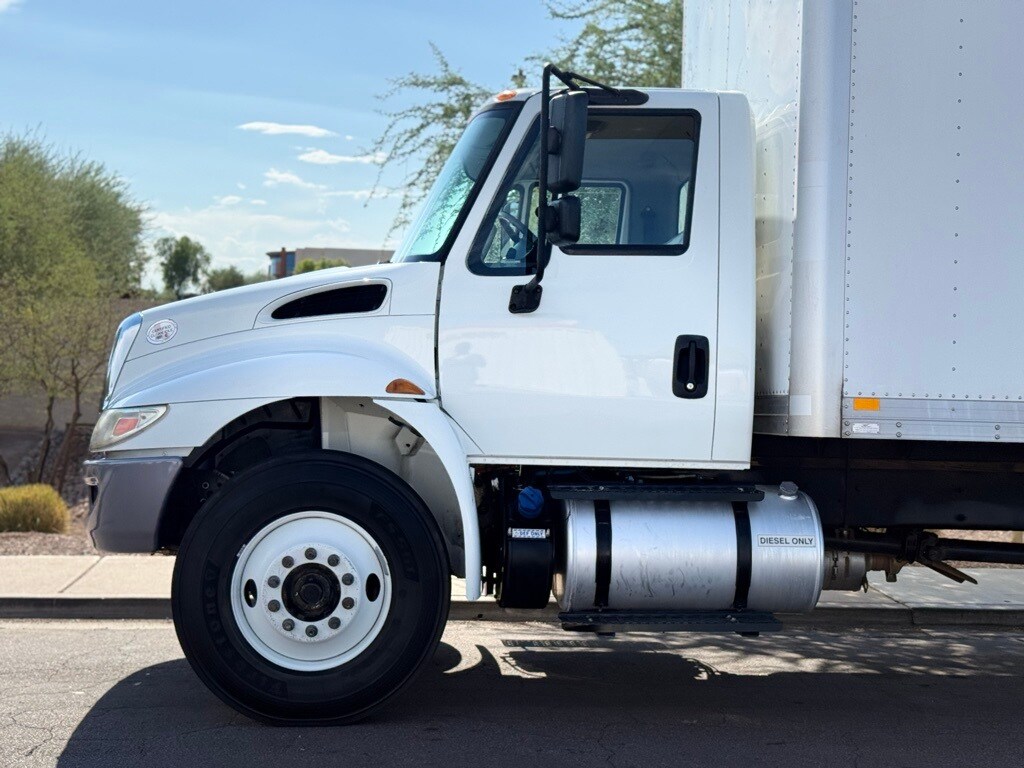 2019 International 4300 DuraStar 4300 photo 3