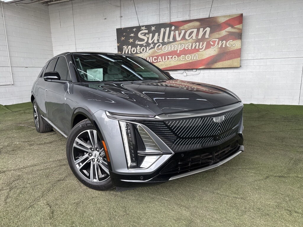2023 Cadillac Lyriq Luxury photo 3