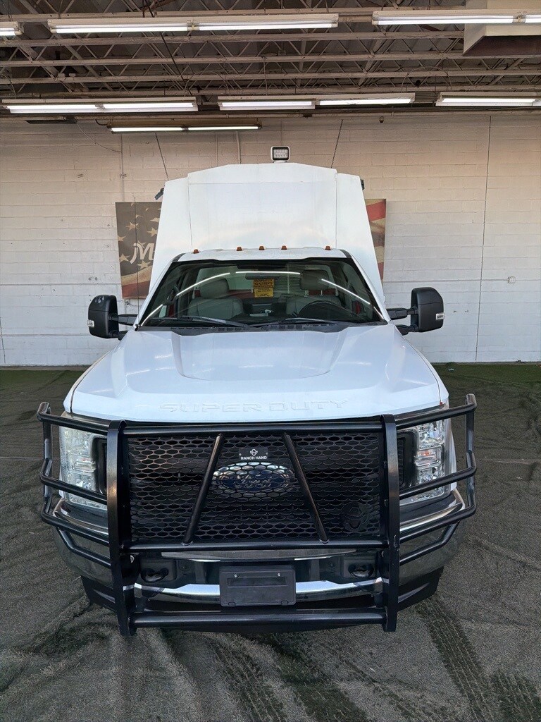 2017 Ford F-350 XL photo 4