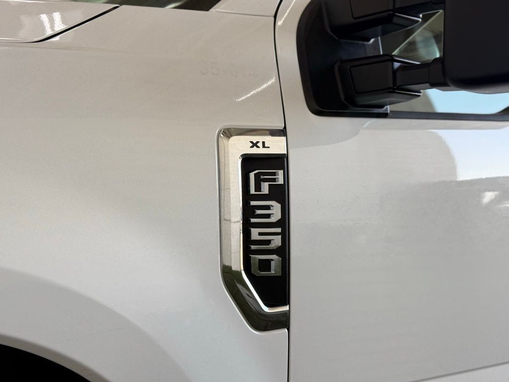 2020 Ford F-350 Super Duty Chassis Cab XL - Photo 13