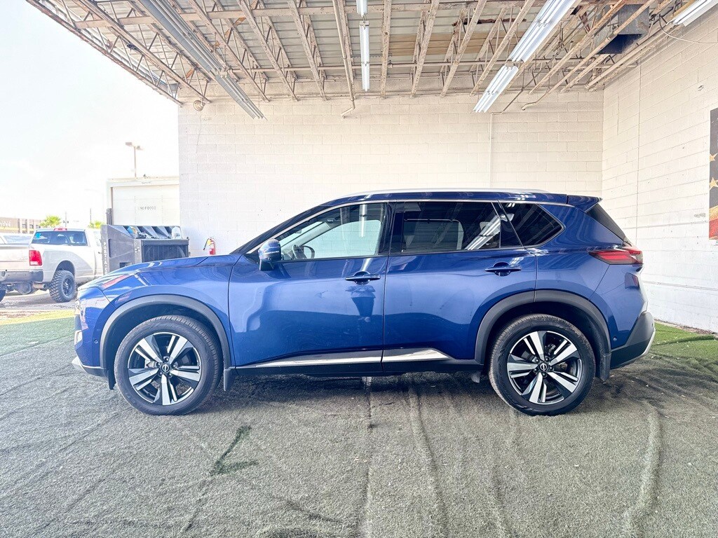 2023 Nissan Rogue Platinum photo 3
