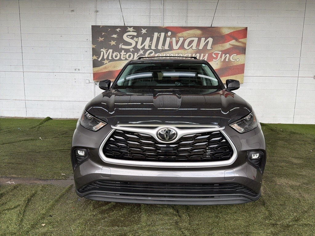Used 2022 Toyota Highlander LE SUV