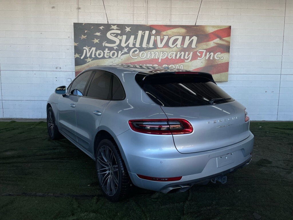 2016 Porsche Macan Turbo photo 3