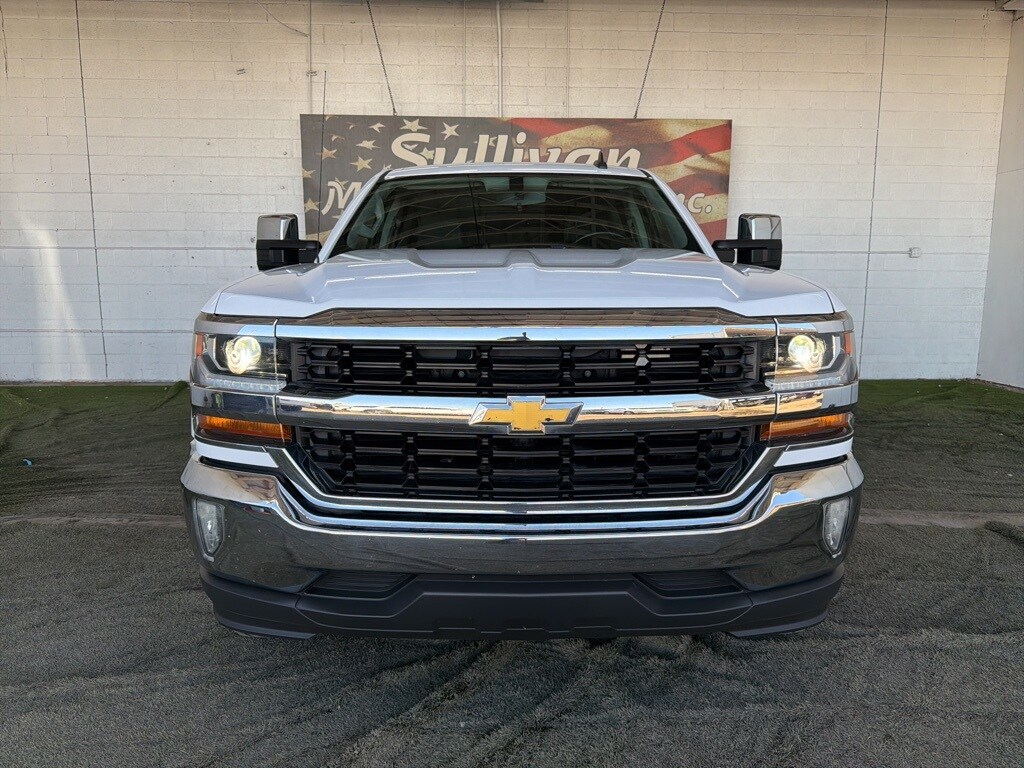 2018 Chevrolet Silverado 1500 LT photo 3