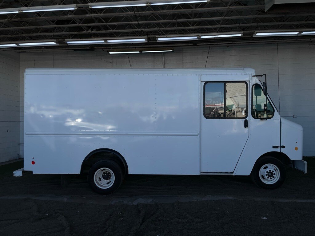 2017 Ford E-350 Base photo 4
