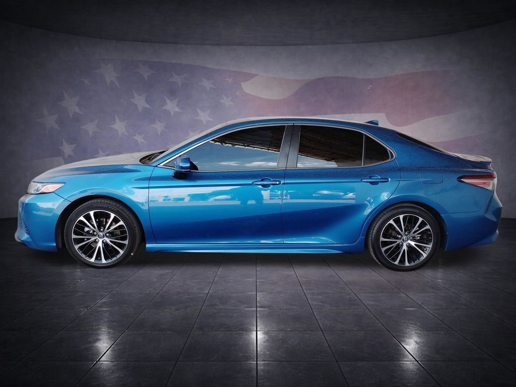 Used 2019 Toyota Camry SE Sedan
