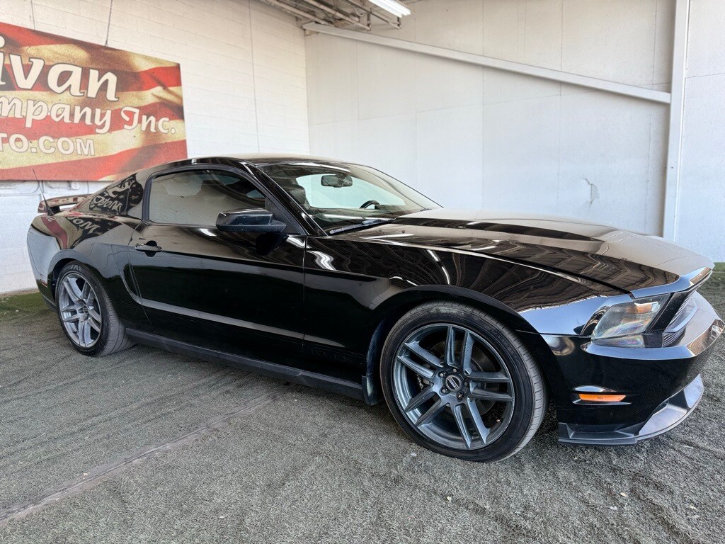 2011 Ford Mustang GT Premium photo 4