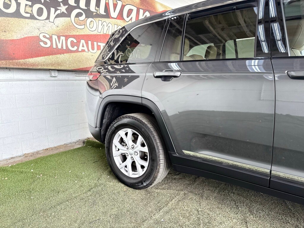 2022 Jeep Grand Cherokee Limited photo 4