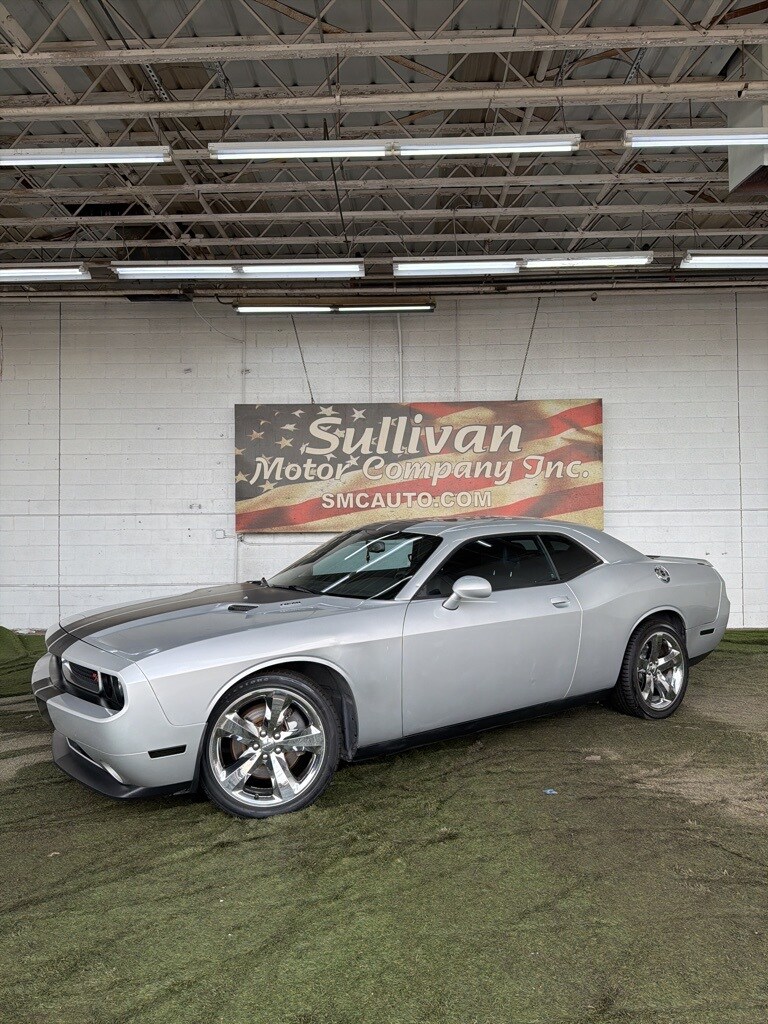 2012 Dodge Challenger R/T photo 3