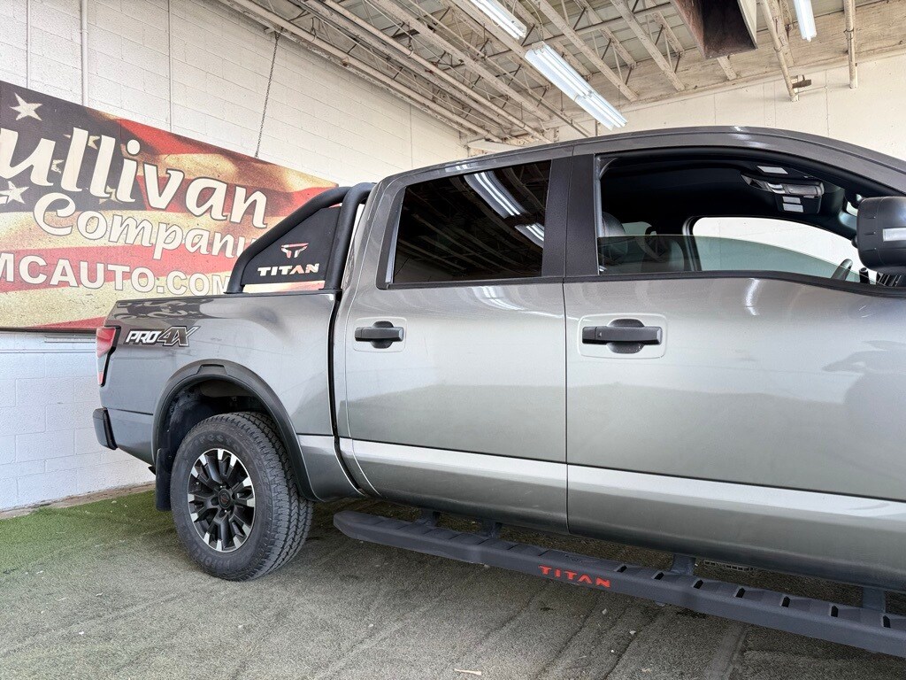 2020 Nissan Titan PRO-4X photo 4