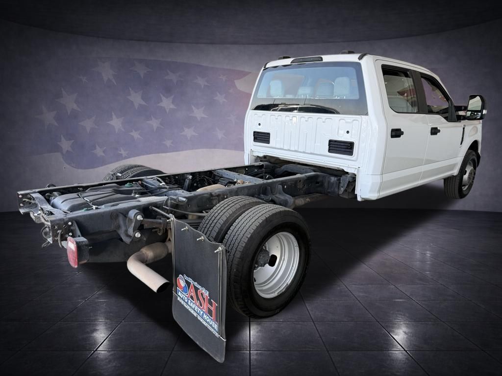 2020 Ford F-350 Super Duty Chassis Cab XL - Photo 7