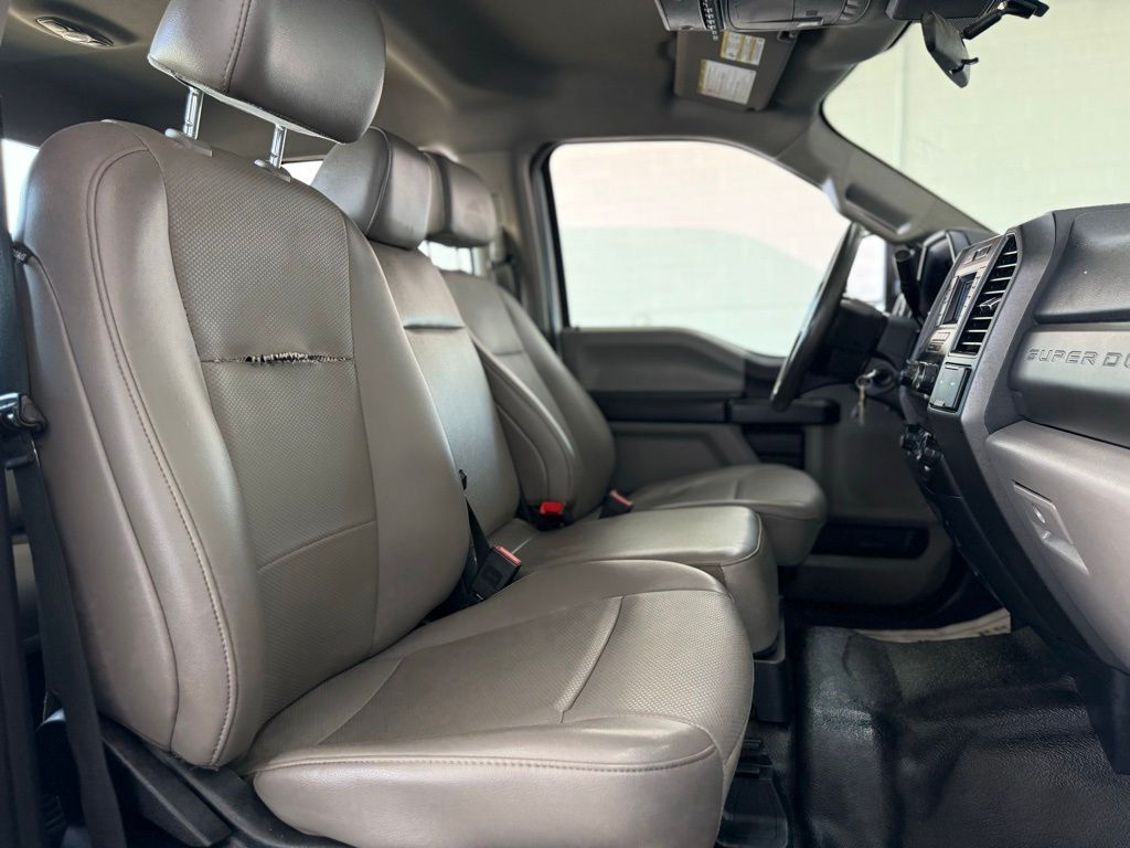 2020 Ford F-350 Super Duty Chassis Cab XL - Photo 37