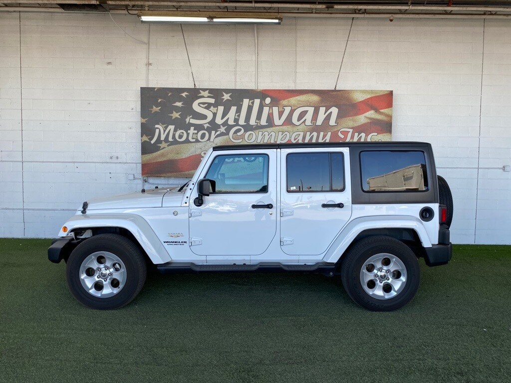 2015 Jeep Wrangler Unlimited Sahara photo 2