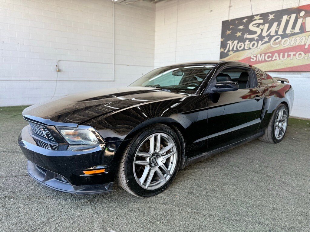 2011 Ford Mustang GT Premium photo 3