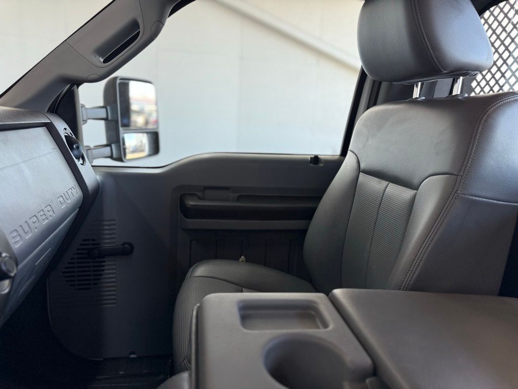2015 Ford F-450 Super Duty Chassis Cab XL - Photo 30