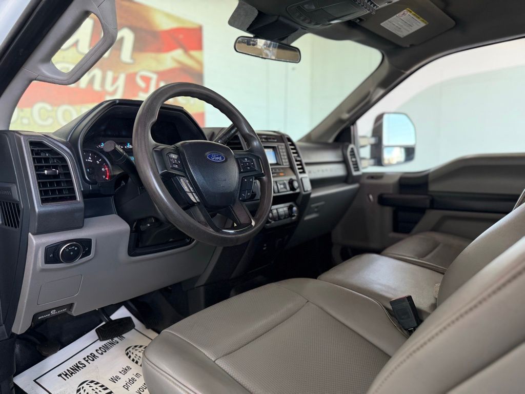 2020 Ford F-350 Super Duty Chassis Cab XL - Photo 15
