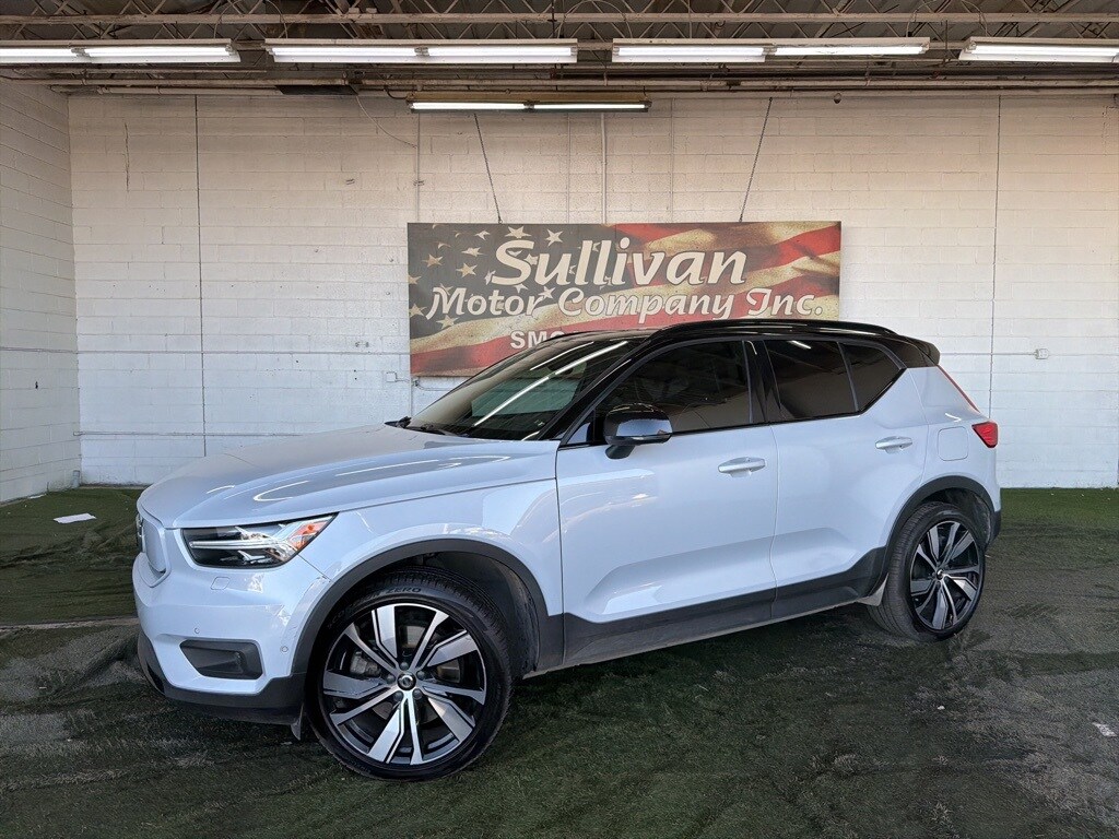 2022 Volvo XC40 Recharge Twin P8 Plus photo 2