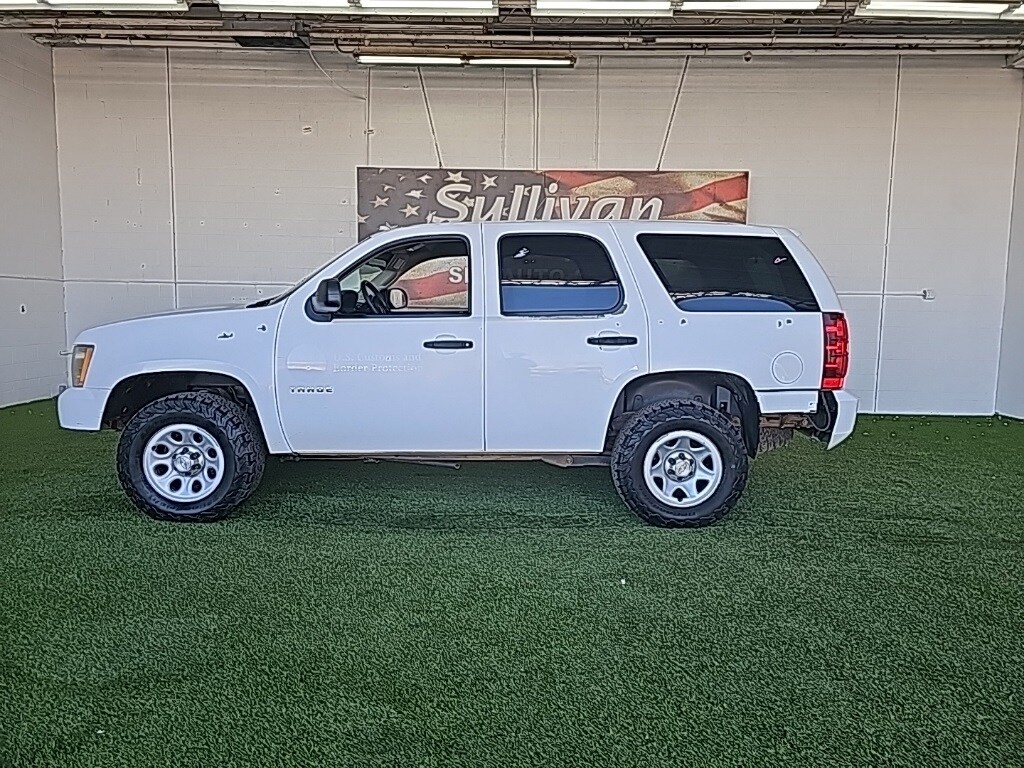 2010 Chevrolet Tahoe photo 2