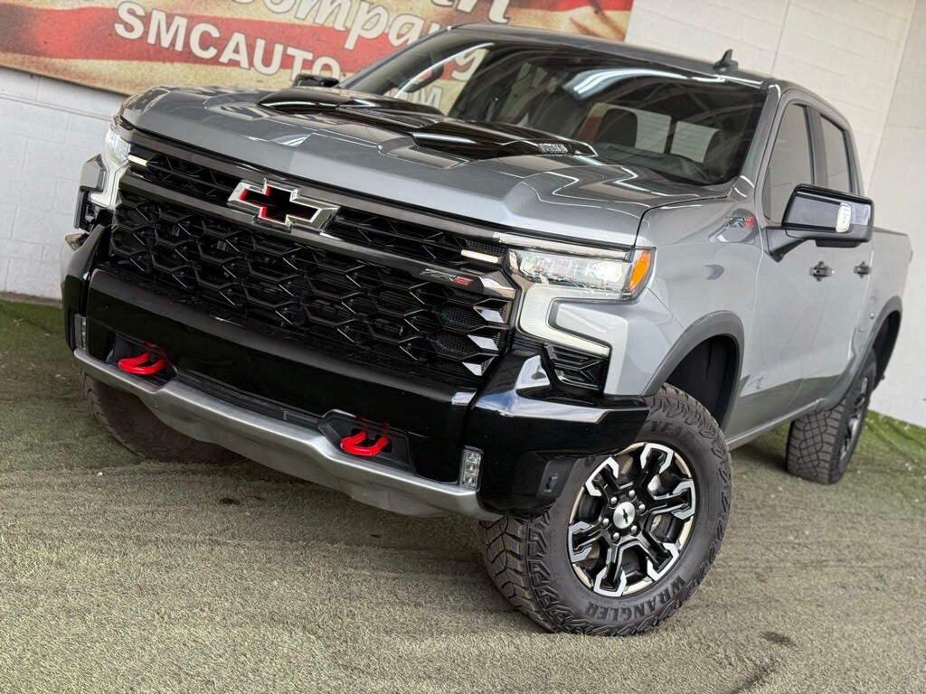 2024 Chevrolet Silverado 1500 ZR2 photo 2