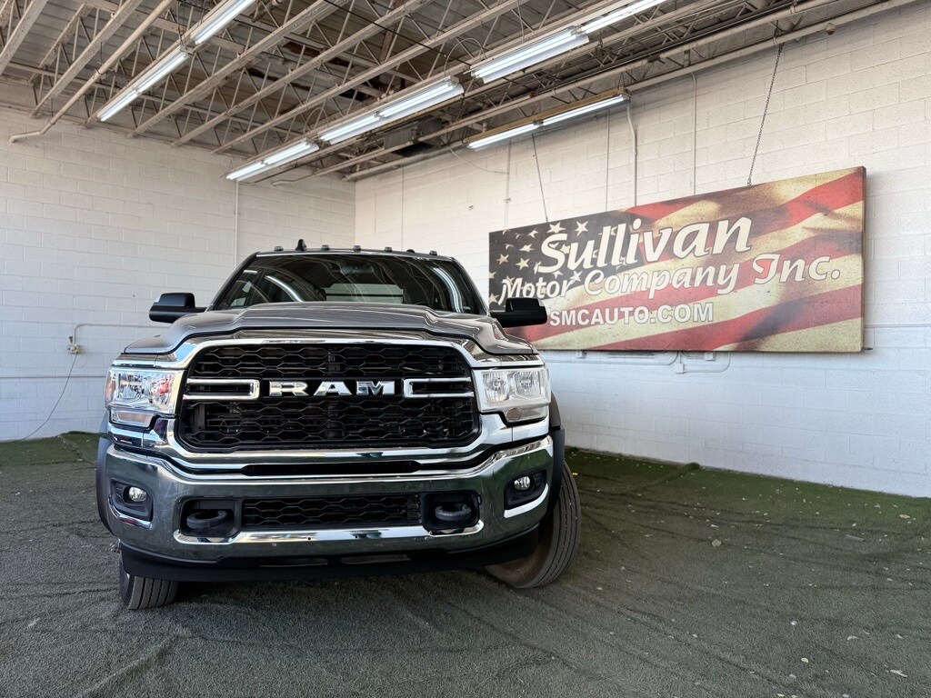 2022 Ram 4500 Tradesman photo 2