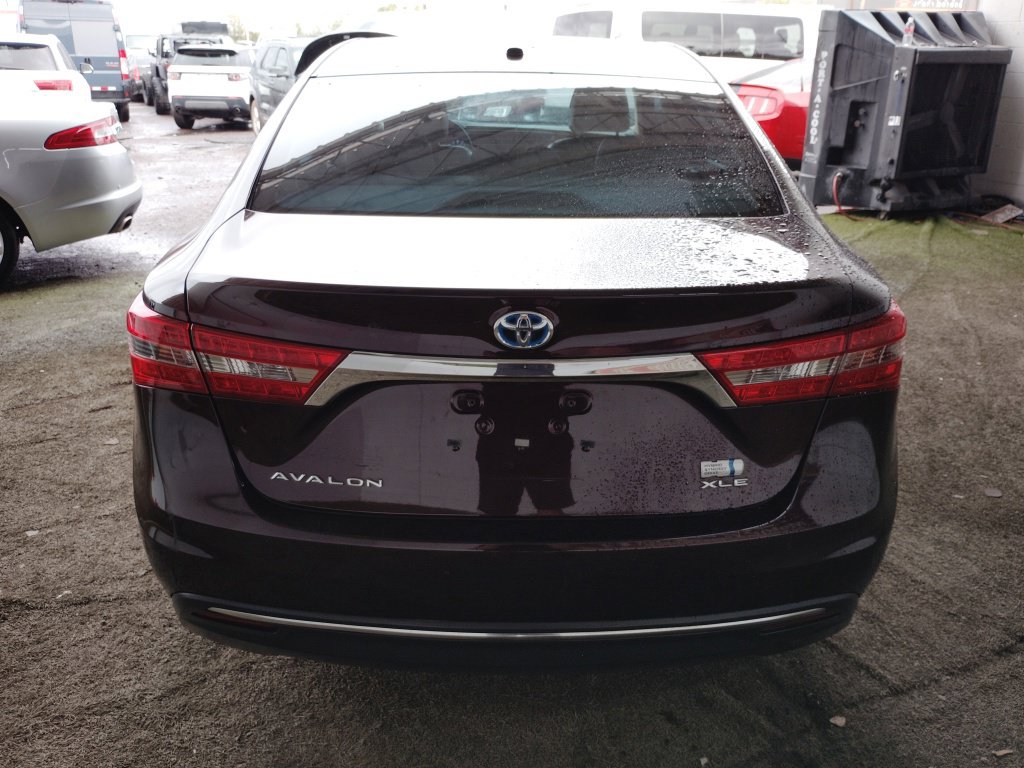 Used 2018 Toyota Avalon Hybrid XLE Premium Sedan
