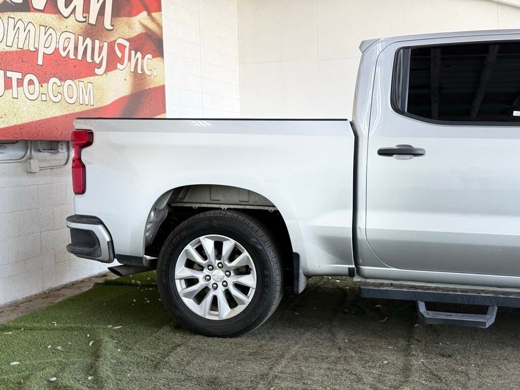 2020 Chevrolet Silverado 1500 Custom photo 2
