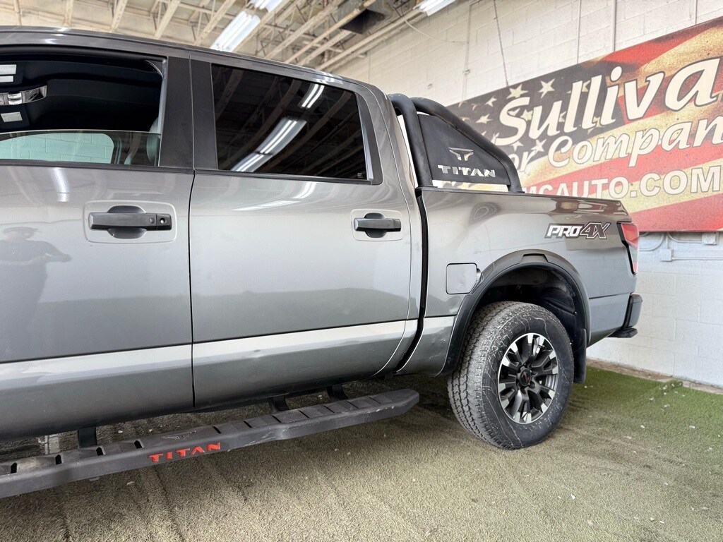 2020 Nissan Titan PRO-4X photo 2