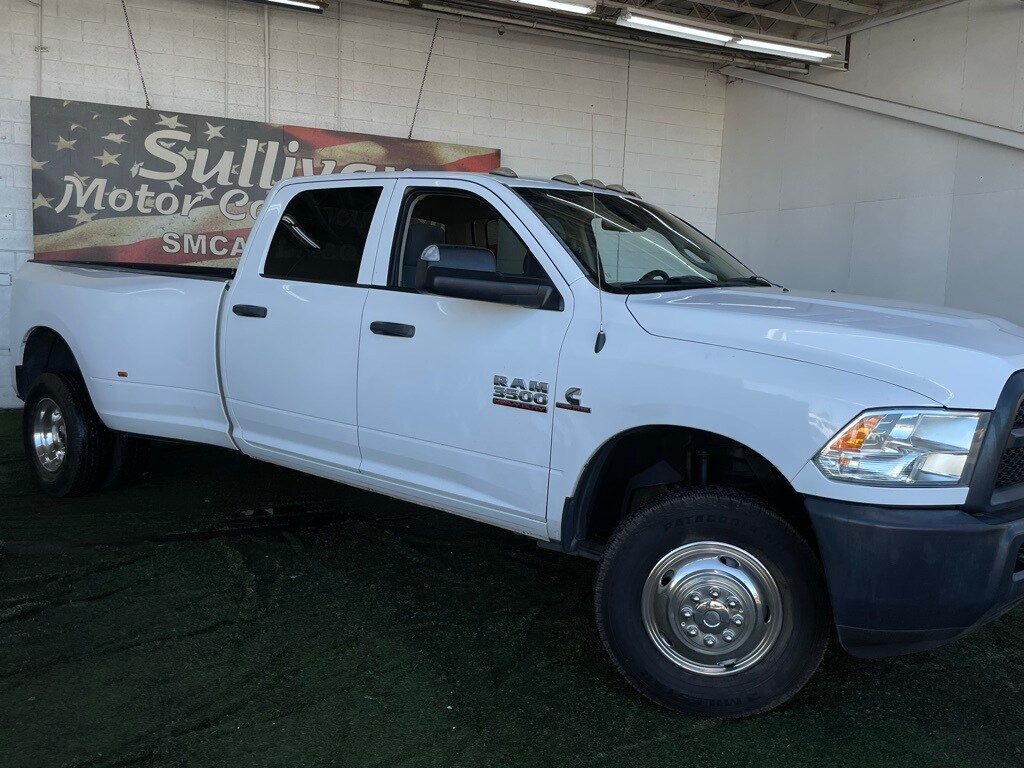2016 Ram 3500 Tradesman photo 2